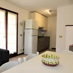 Villa Terraced House 700mt From The Sea *
